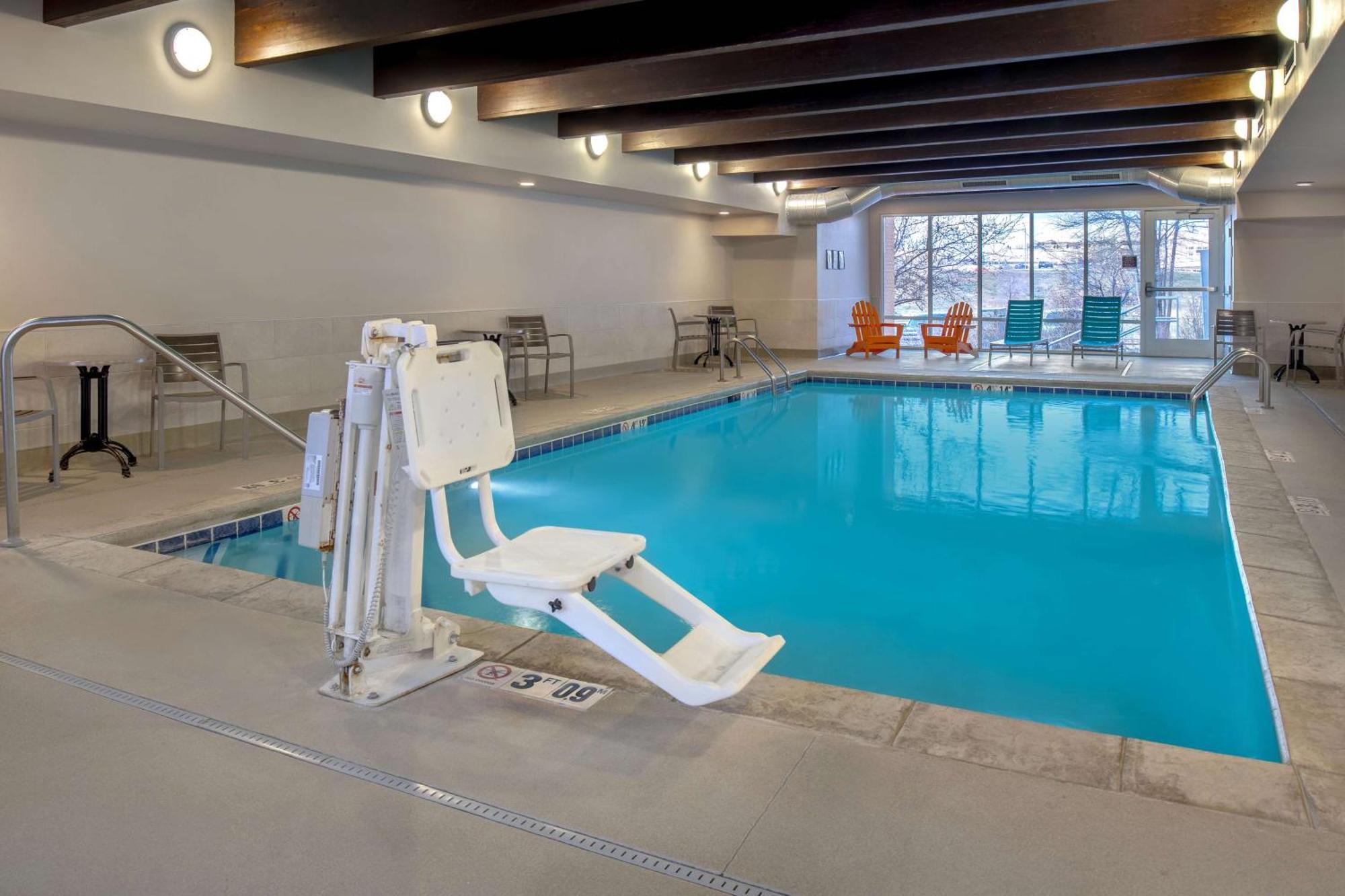 Home2 Suites By Hilton Omaha West Екстер'єр фото